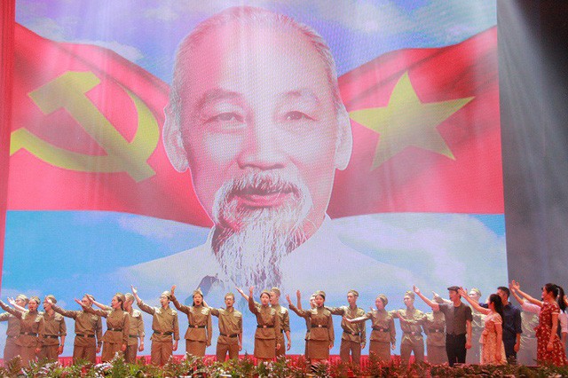 Hướng dẫn tuyên truyền kỷ niệm 130 năm Ngày sinh Chủ tịch Hồ Chí Minh